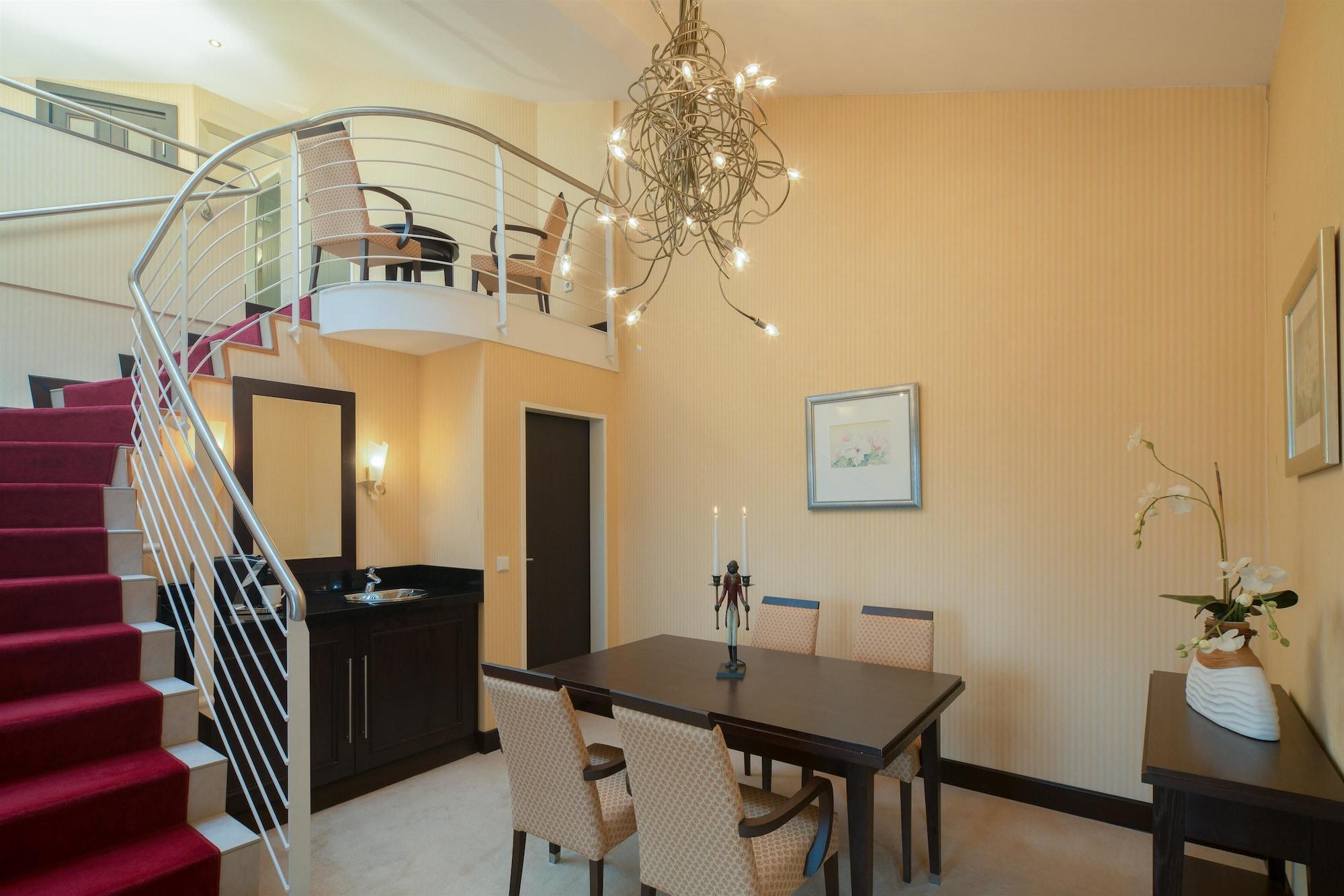 Western Premier Castanea 4* Adendorf