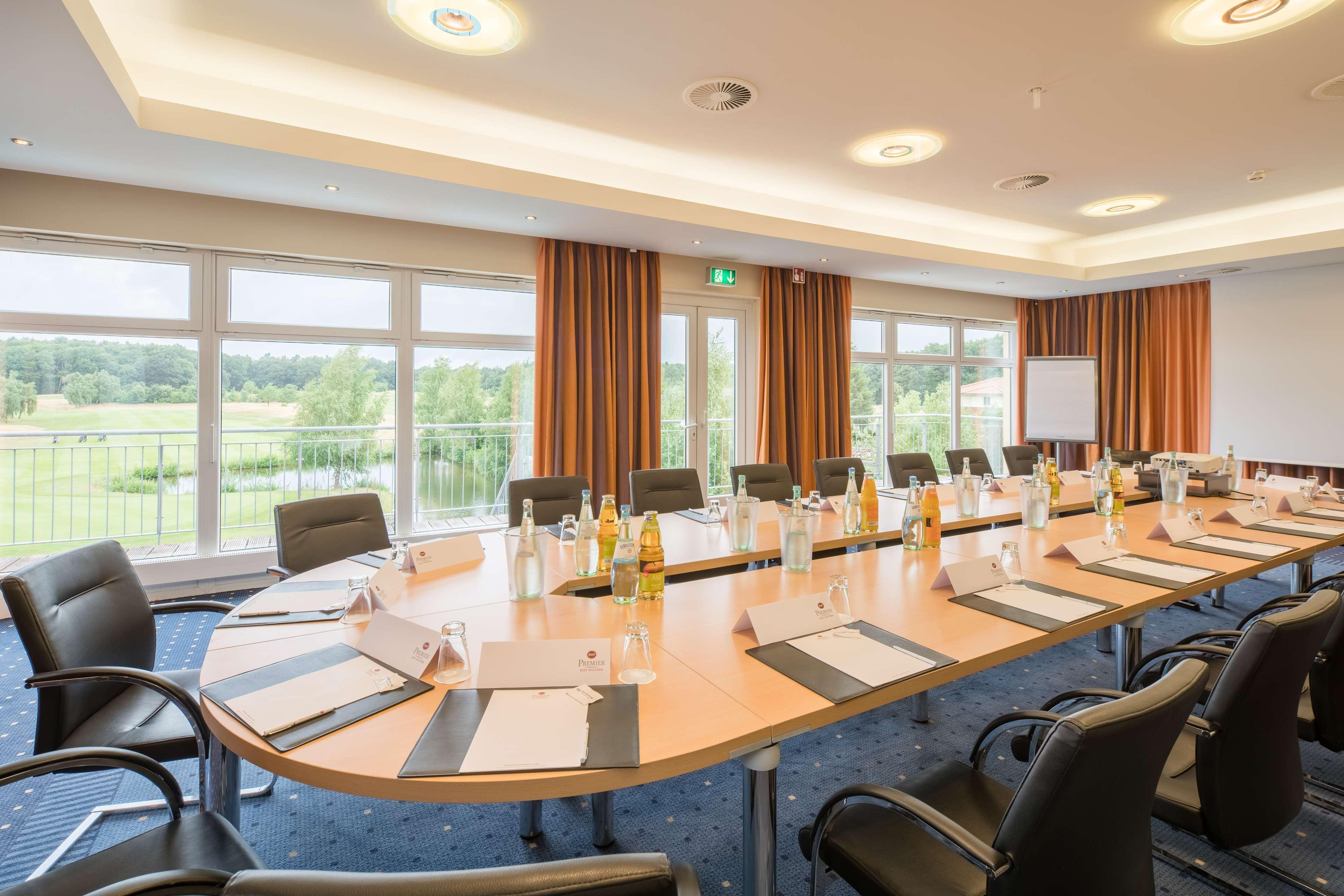 Western Premier Castanea Hotel