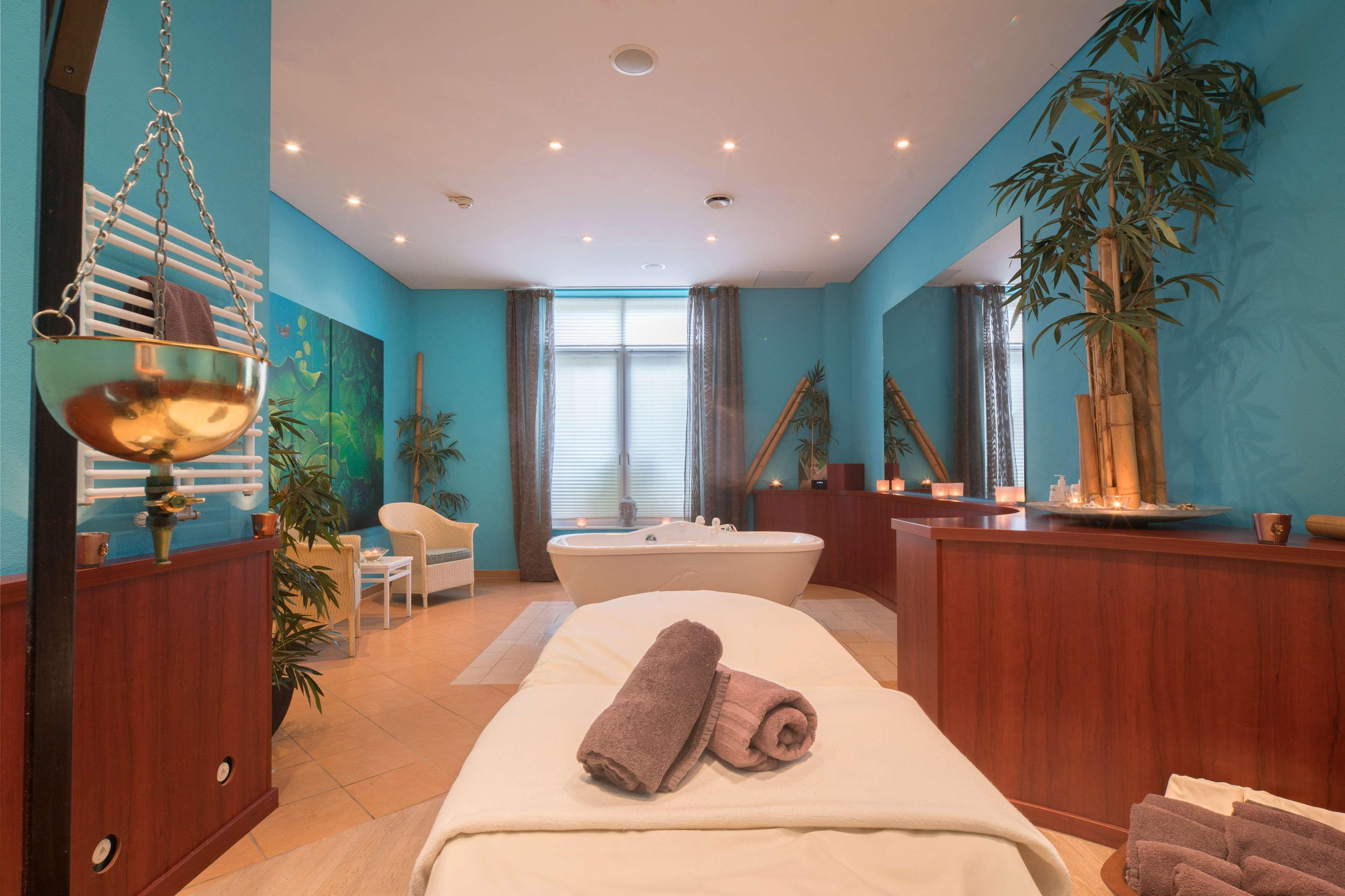 Western Premier Castanea Hotel 4*