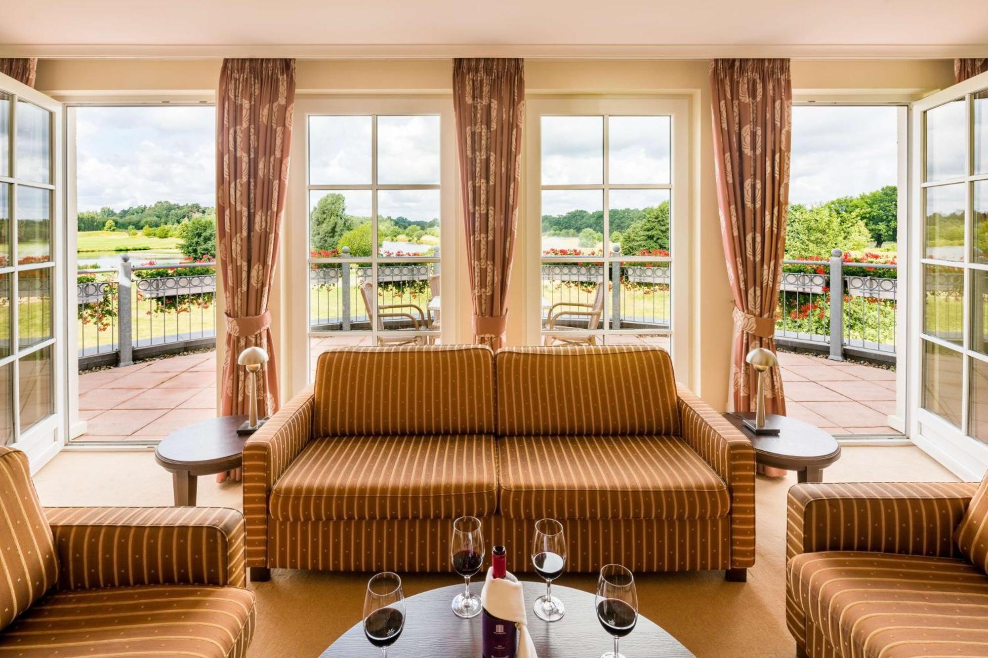 Hotel Western Premier Castanea 4*
