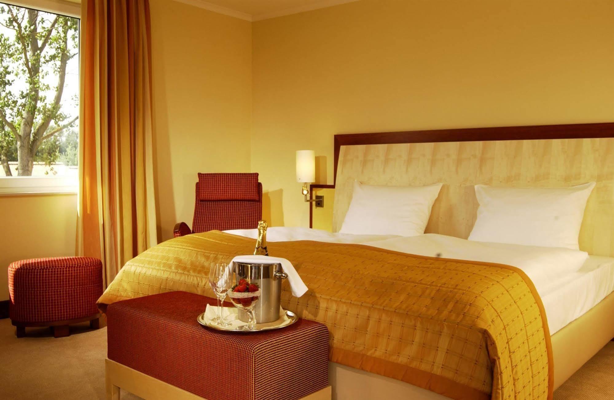 Western Premier Castanea Hotel