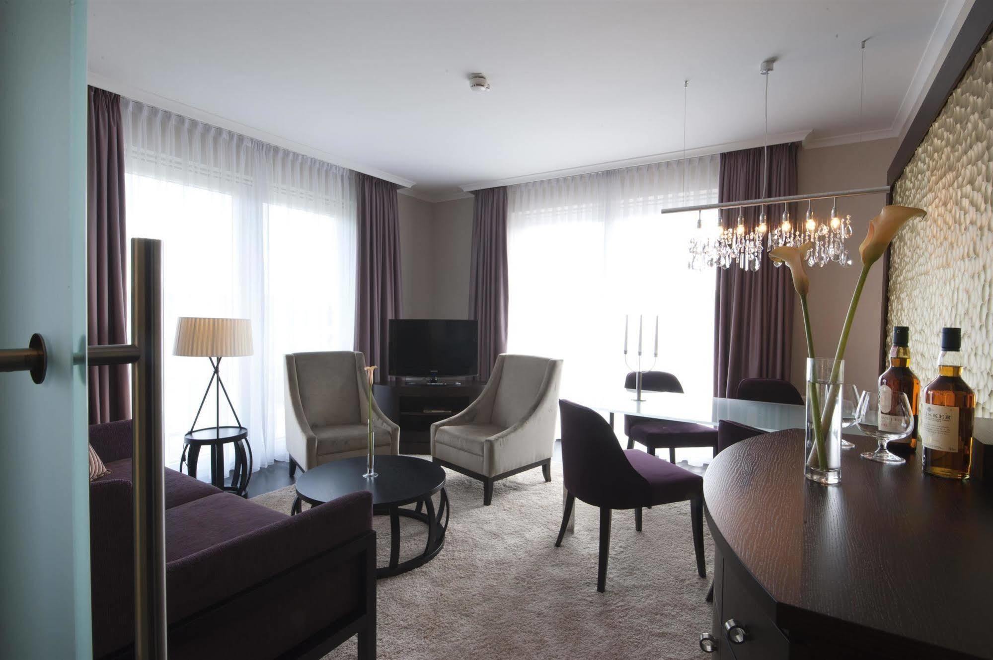 Western Premier Castanea 4*